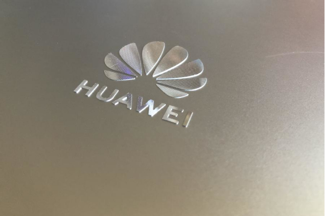 合作车企推出自有品牌电动汽车？华为官方：重申不造车
